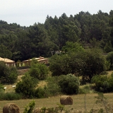 <font size="2">Entlang der Strecke sind viele Häuser und Höfe dieser Art zu sehen. (3 Bilder) <font size="2">Entlang der Strecke sind viele Häuser und Höfe dieser Art zu sehen. (3 Bilder)